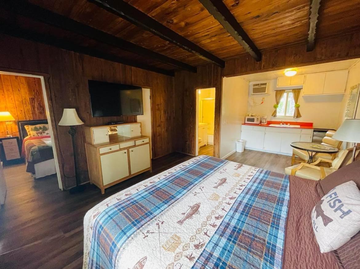 Riverfront Lodging Shady Cove Kültér fotó