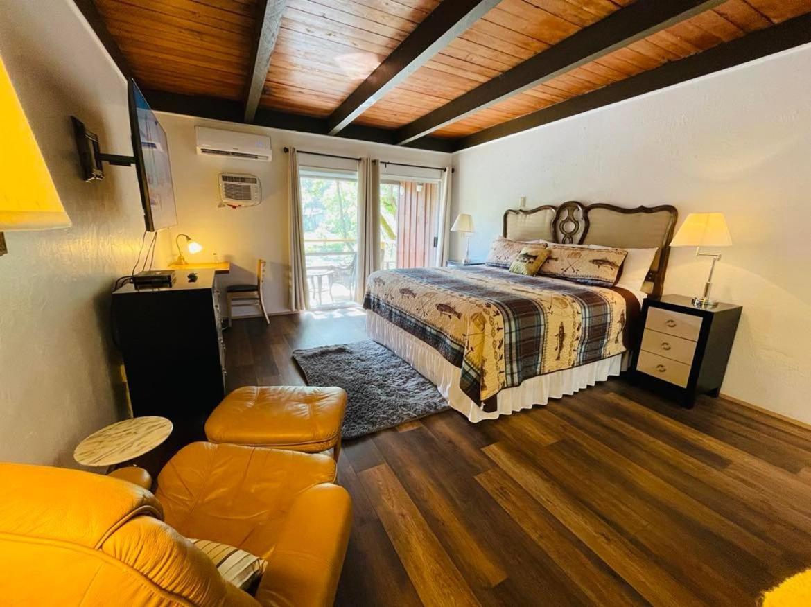 Riverfront Lodging Shady Cove Kültér fotó